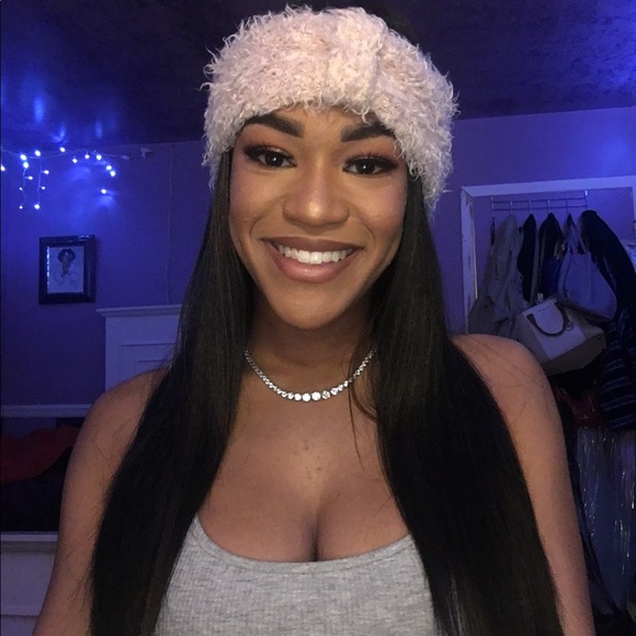 renasia_skye